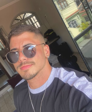 <strong>Samuel R.</strong>